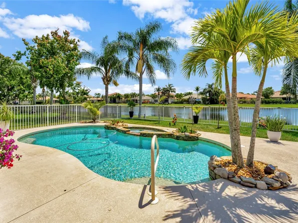 1926 Grey Falcon Cir SW, Vero Beach, FL 32962