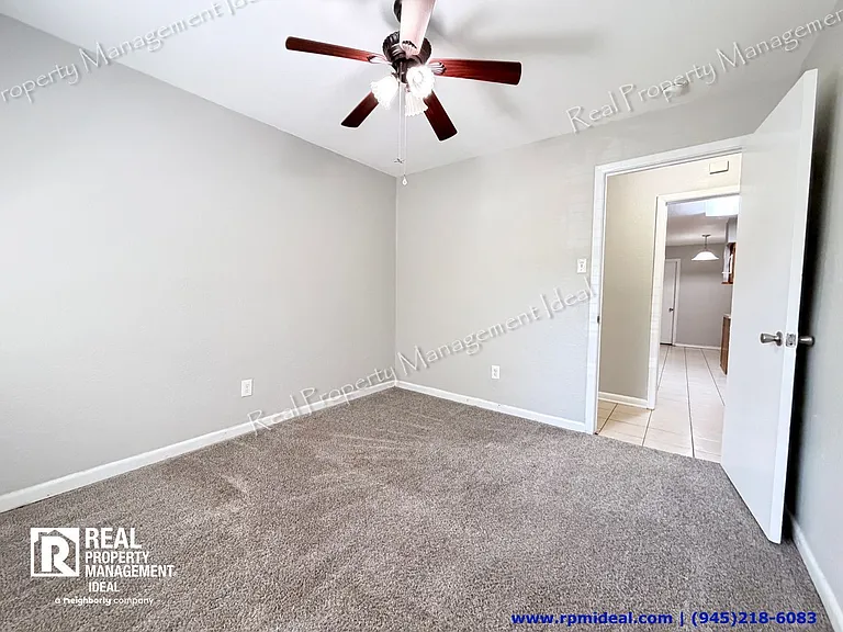 619 Midvale Dr — Photo 16
