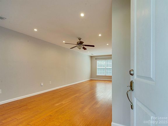 4th image of 6932 Murray Grey Ln