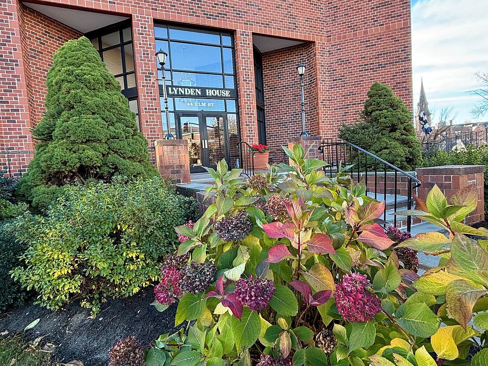 Sophistication, Elegance and Convenience in the heart of downtown Worcester