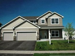 2016 Hackberry Ln, Shakopee, MN 55379