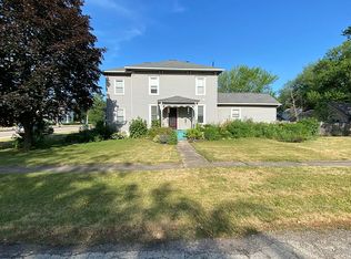 320 E Van Buren St, Marengo, IL 60152