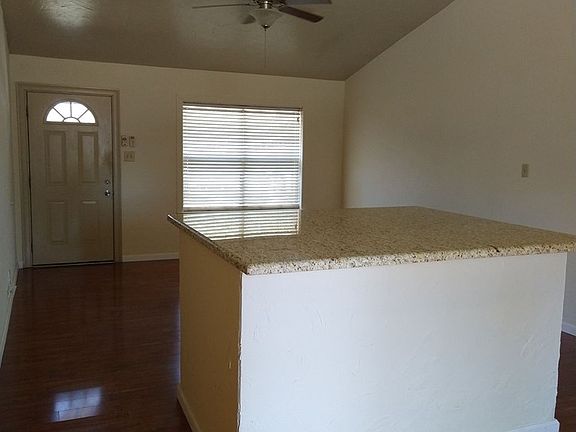 2nd image of 1814 E Oak Ave