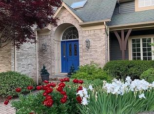 28 Gateshead Dr, Bridgewater, NJ 08807