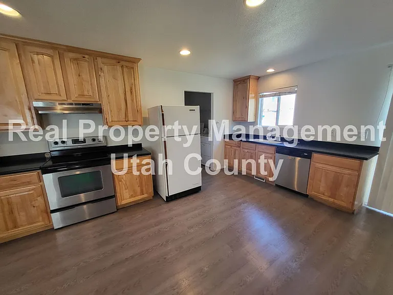 2169 E Summit Way — Photo 5