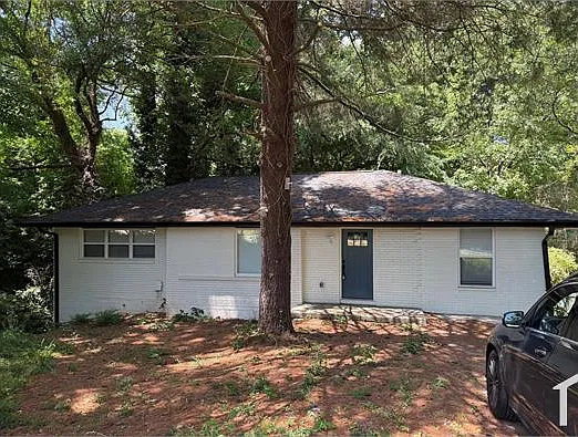 630 Custer Ave SE — Photo 1