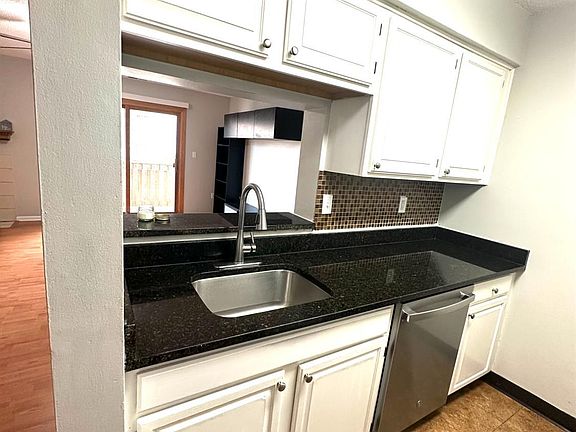 5th image of 4901 Ravens Crest Dr