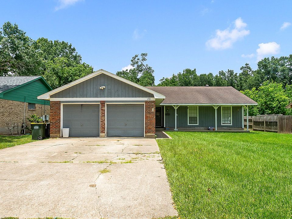 1st image of 1721 Crest Hill Dr