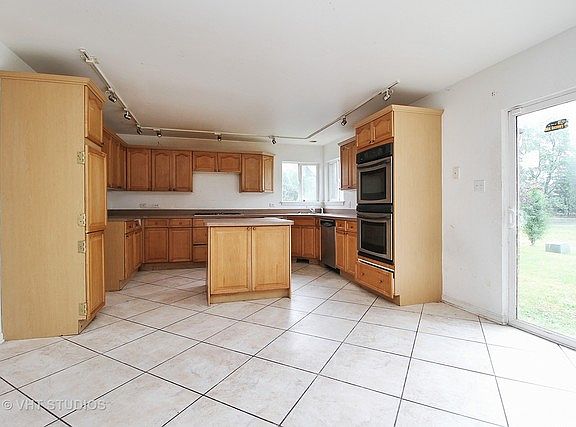 3rd image of 21 E Morningside Dr