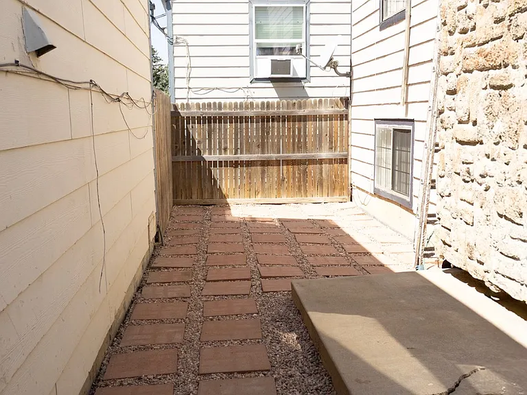 996 S Zeno Way — Photo 3