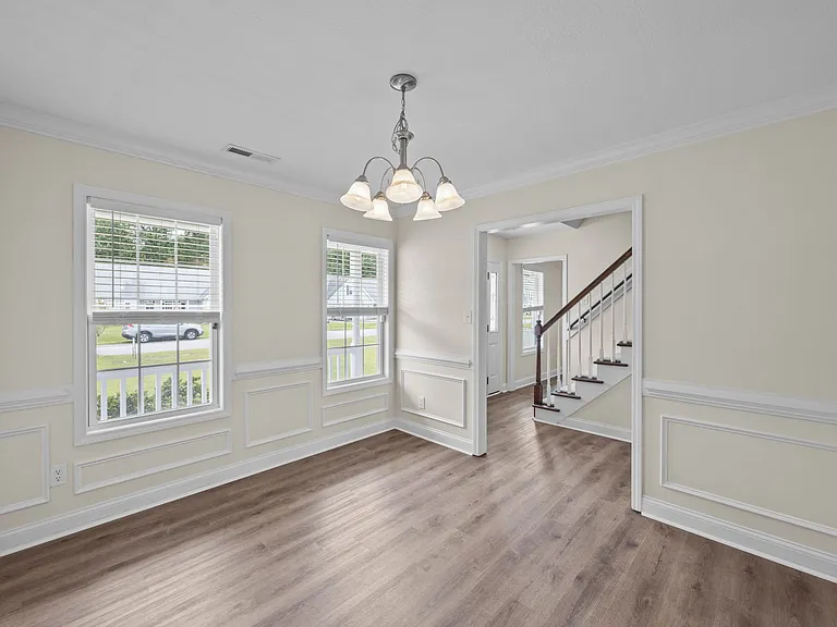 203 Macdonald Blvd — Photo 8
