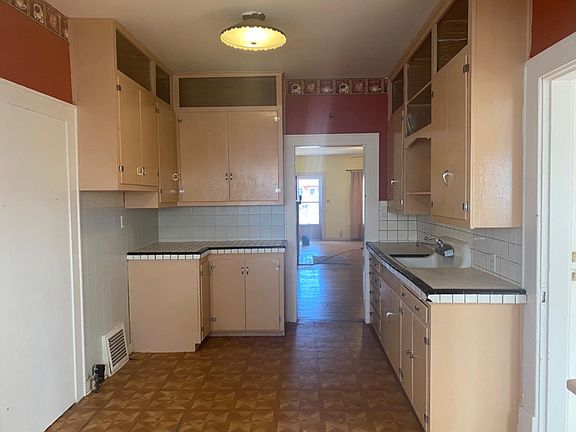 5th image of 728 N Sherman Ave