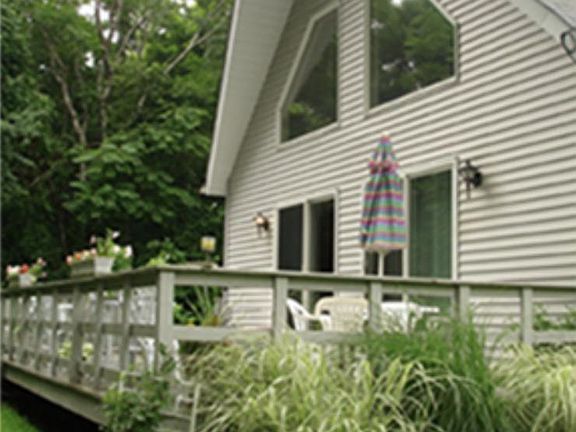 4th image of 4 Arbutus Ln