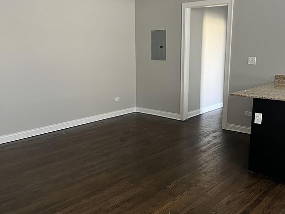 4th image of 8021-23 S Carpenter St #11030231