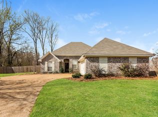 102 Moss Crk, Canton, MS 39046