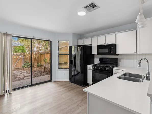 11901 Swearingen Dr APT 110, Austin, TX 78758