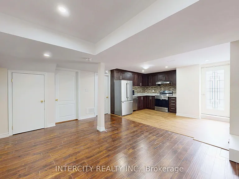 392 Derrydale Dr #LOWER — Photo 14