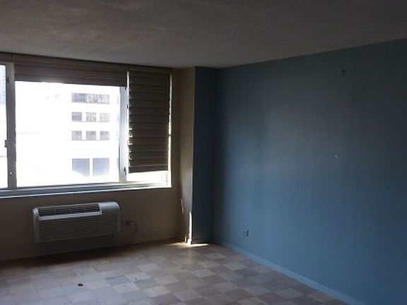 4th image of 130 W 67th St APT 14E