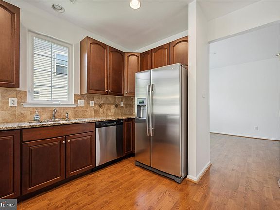 5th image of 1662 Hance Ln