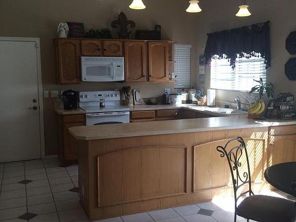 4th image of 8858 S Taylor Dr