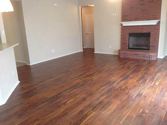 3rd image of 720 Hawthorn Dr