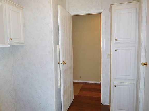 4th image of 408 Seawane Cir