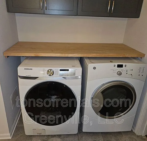 100 E Washington St #26 — Photo 14