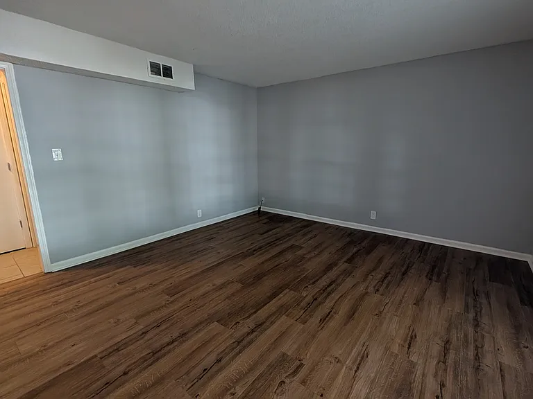 700 Graymont Ave W #1 — Photo 10