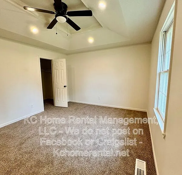 307B E Main St — Photo 20