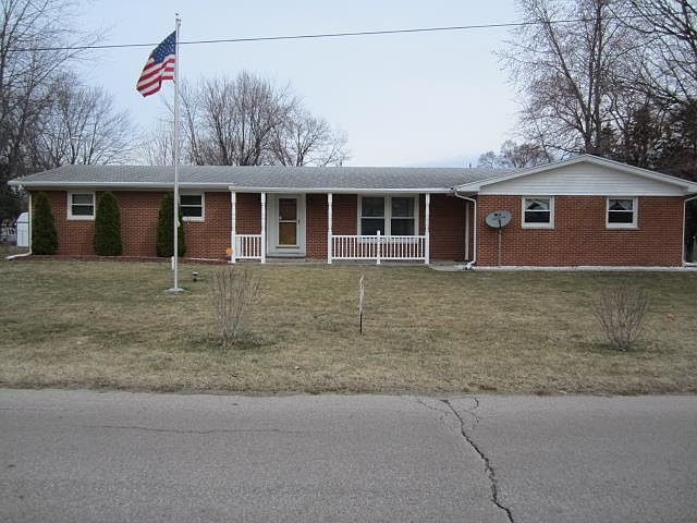 1st image of 23527 Greenwood Blvd