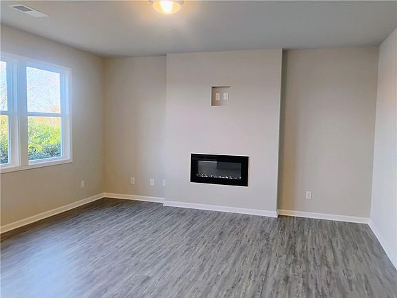 4th image of 125 Mill Pond Ln