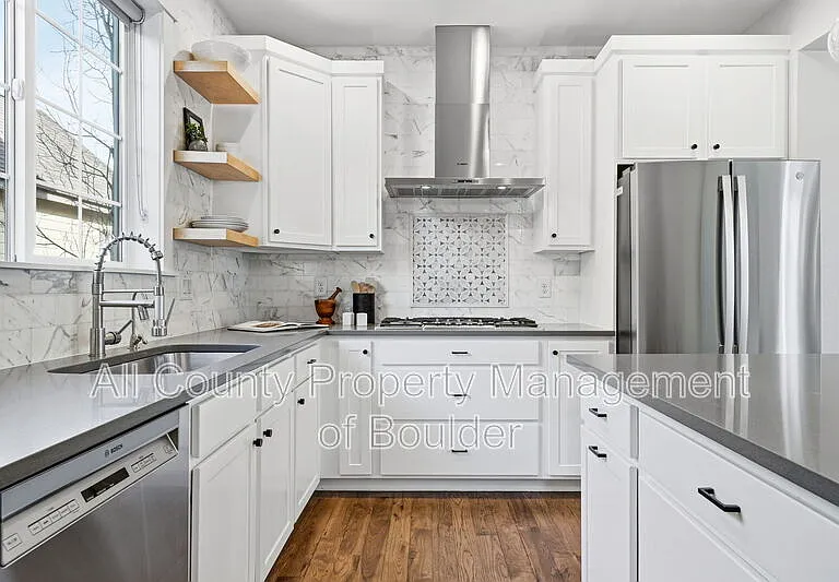 2823 Clear Creek Ln — Photo 13