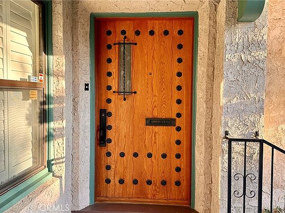 3rd image of 1122 N Isabel St