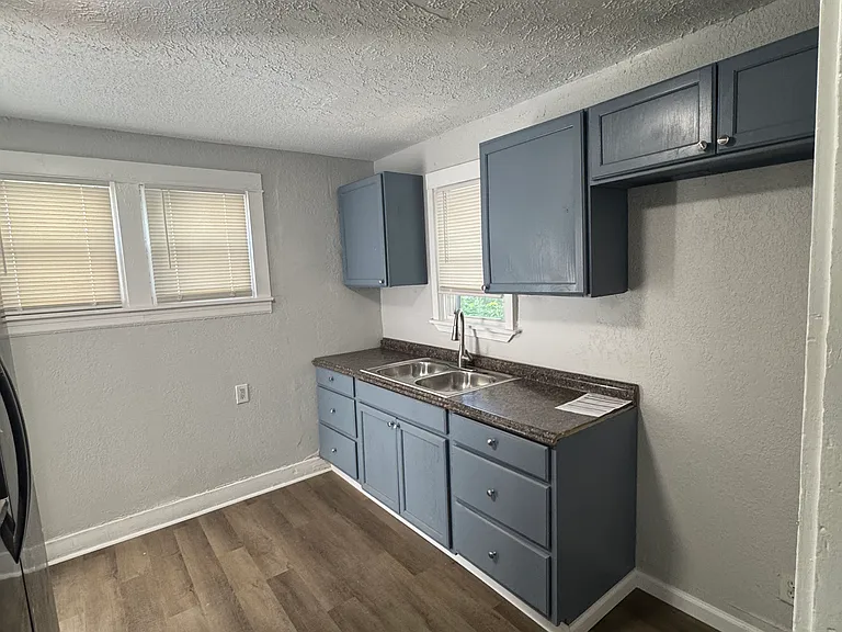 4141 Virginia Ave — Photo 2