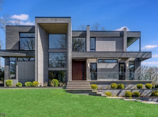 353 Hartshorn Dr, Short Hills, NJ 07078