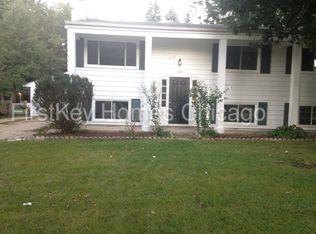 185 Pauline Dr, Elgin, IL 60123