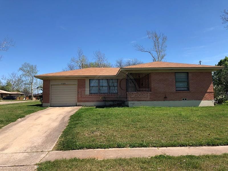 1st image of 1102 Searcy Dr