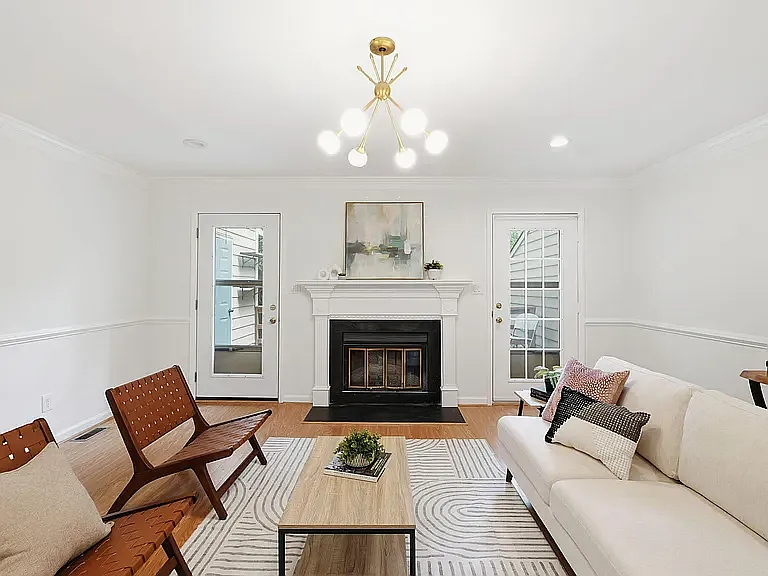 101 Thomas Ln #B1 — Photo 11