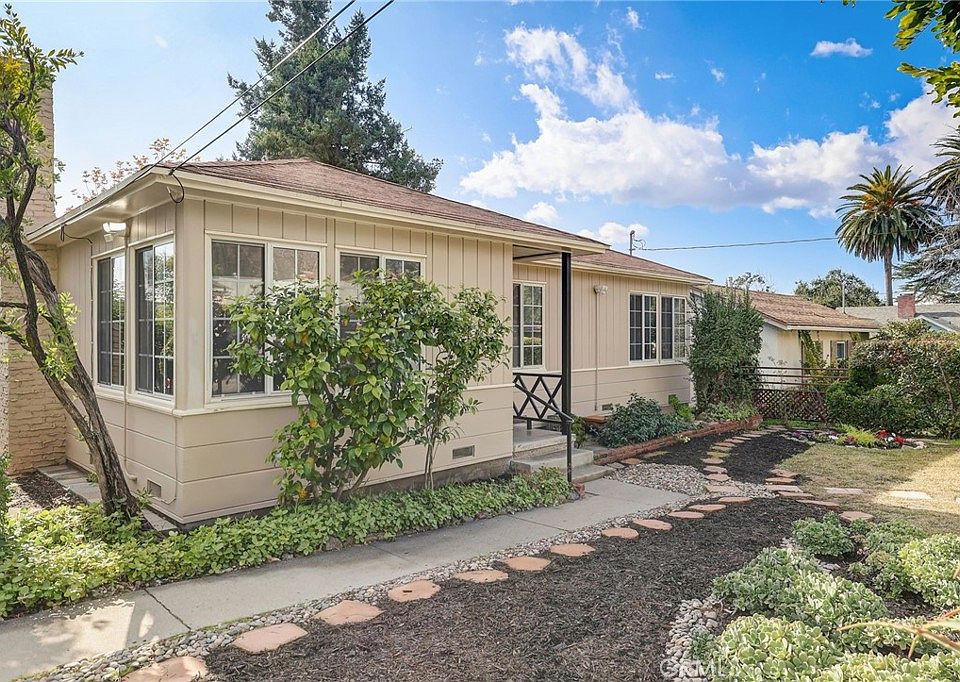 1st image of 304 W Las Flores Dr