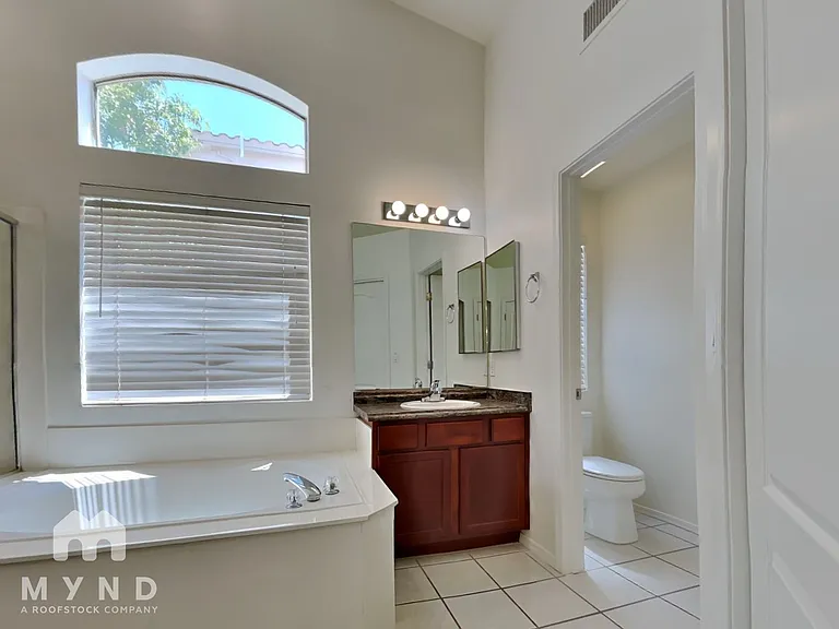137 S Nightfall Ave — Photo 19