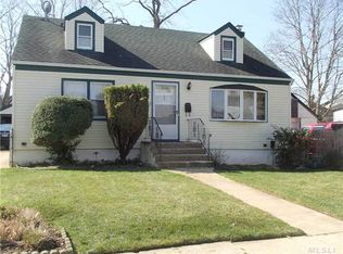 130 Underhill Ave, Roosevelt, NY 11575