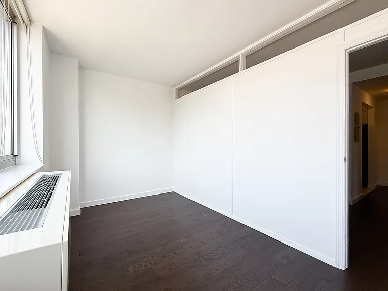 310 E 2nd St #7L — Photo 7