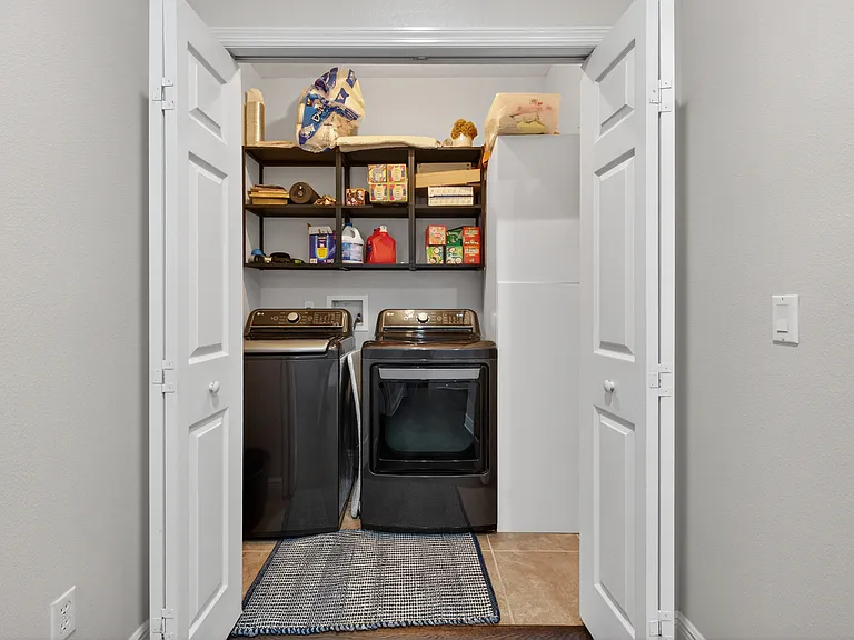 1121 Charming St — Photo 30
