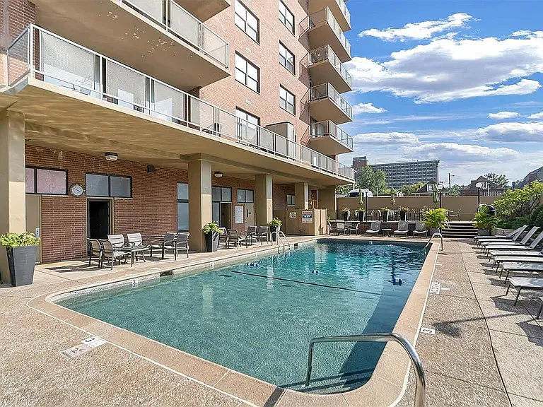 4466 W Pine Blvd #6A — Photo 4