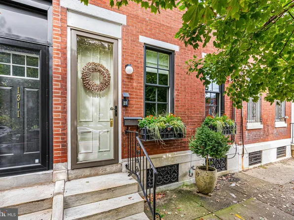 1309 Christian St, Philadelphia, PA 19147