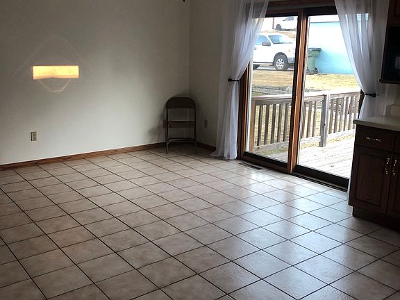 3rd image of 3120 Myers Ave