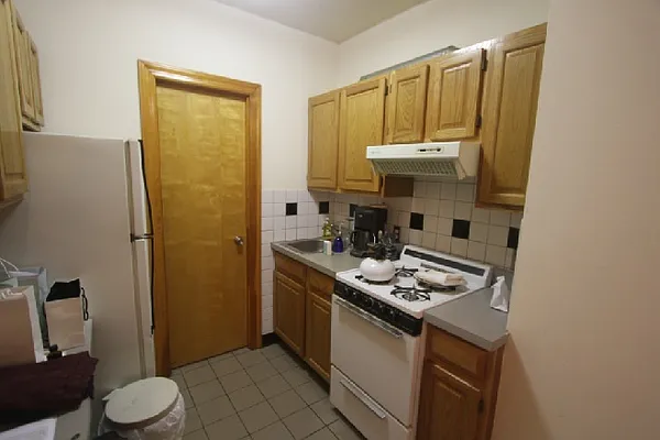 Rented by Robyn Lee, LREB | media 44