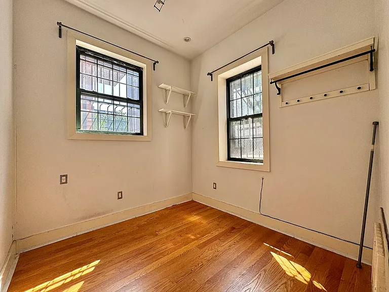 12 Underhill Ave #1R — Photo 7