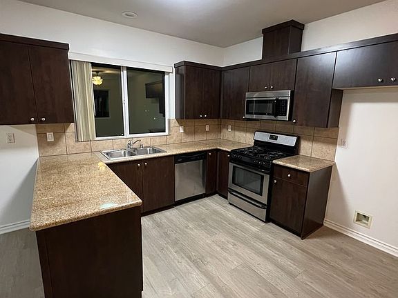 4th image of 7651 Laurel Canyon Blvd #303