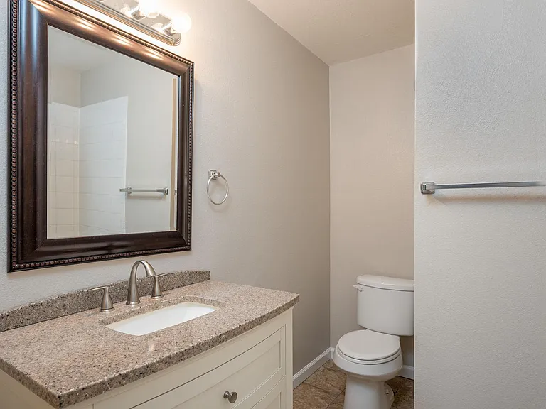 906 Lazy Ln — Photo 16